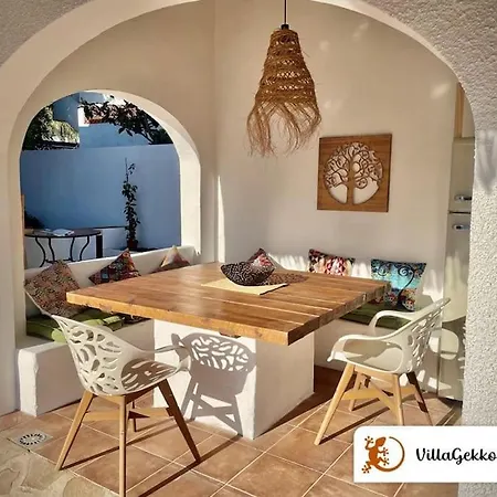 Off-grid Luxury With Tikibar By The Pool. Calpe