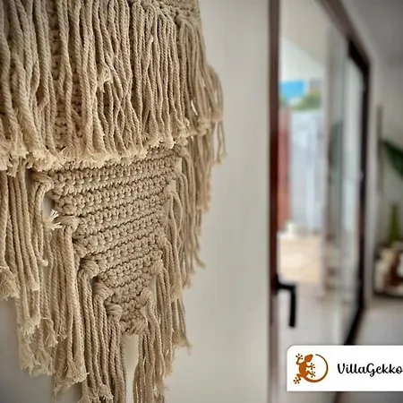 Off-grid Luxury With Tikibar By The Pool. *