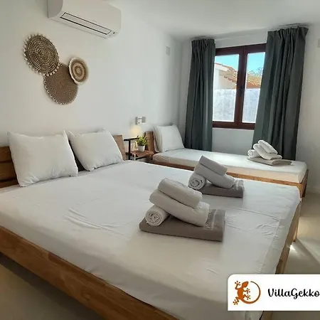 Off-grid Luxury With Tikibar By The Pool. Vila Calpe