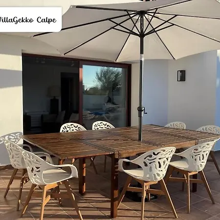 Off-grid Luxury With Tikibar By The Pool. Vila Calpe