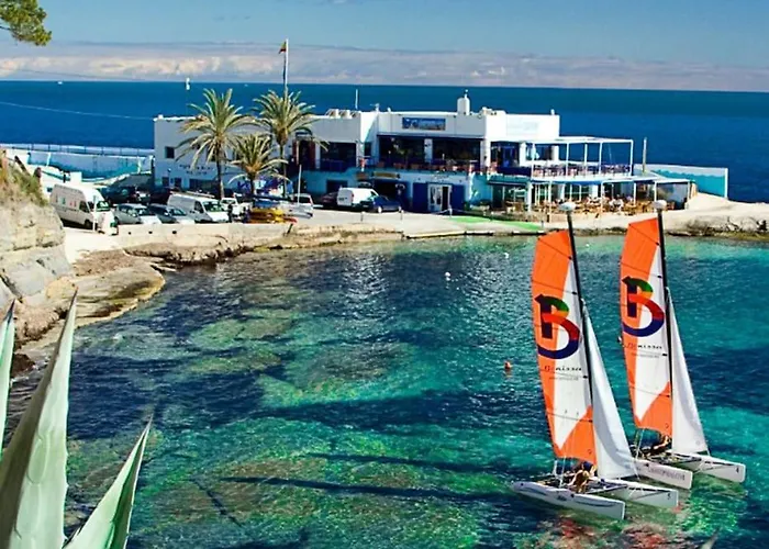 Off-grid Luxury With Tikibar By The Pool. Villa Calpe