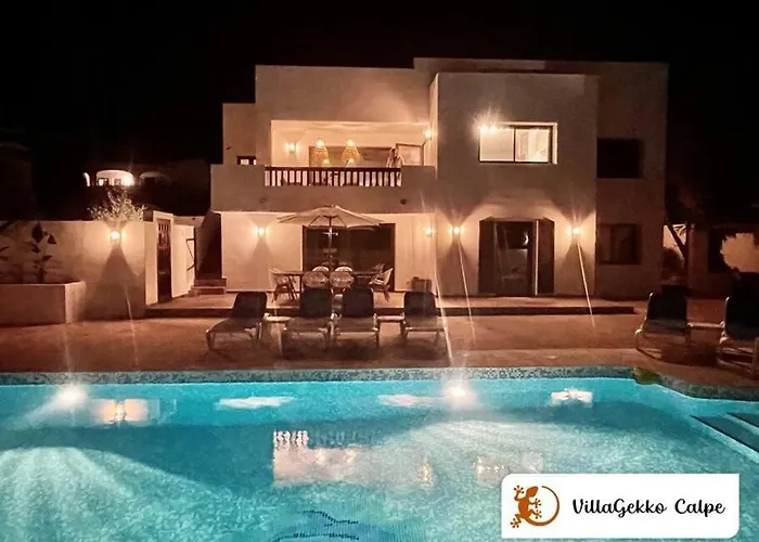 Villa Off-grid Luxury With Tikibar By The Pool. *