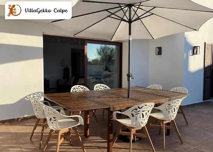 Off-grid Luxury With Tikibar By The Pool. Villa Calpe