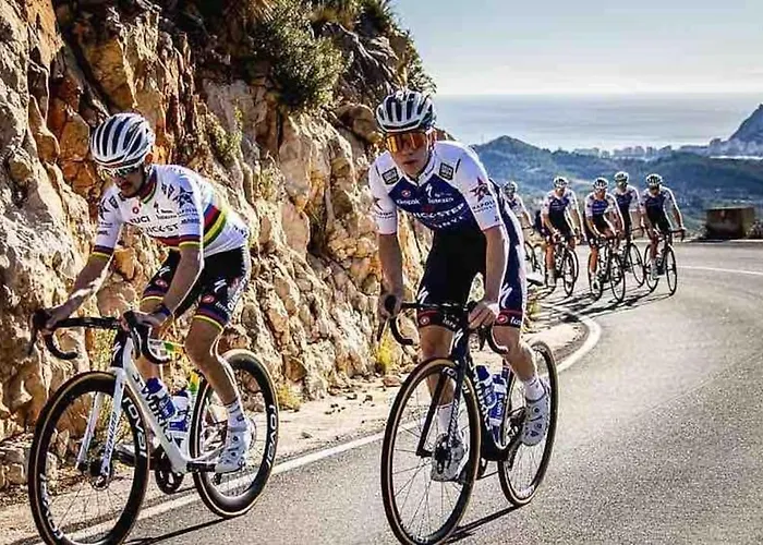 Off-grid Luxury With Tikibar By The Pool.