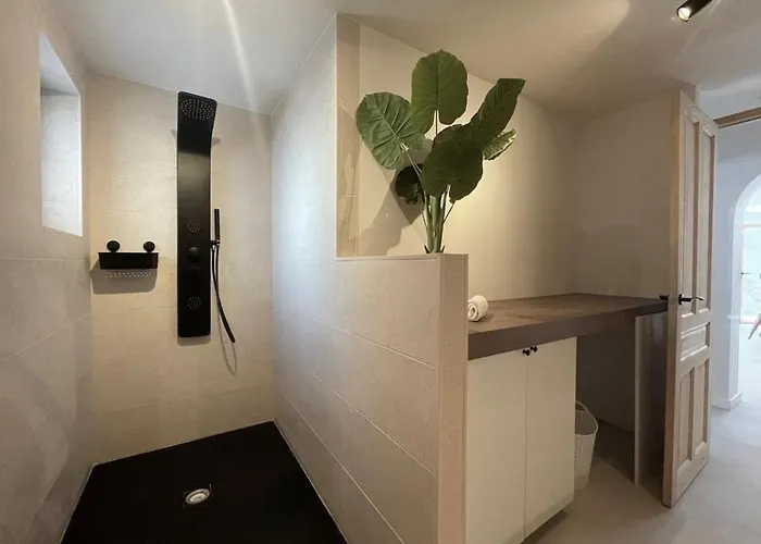 Off-grid Luxury With Tikibar By The Pool. Calpe