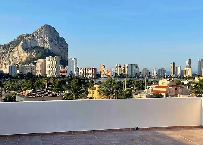 Off-grid Luxury With Tikibar By The Pool. Calpe