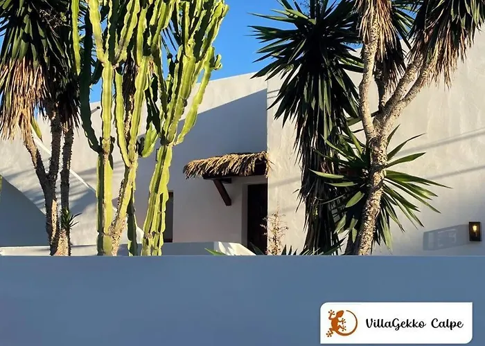 Off-grid Luxury With Tikibar By The Pool. Villa