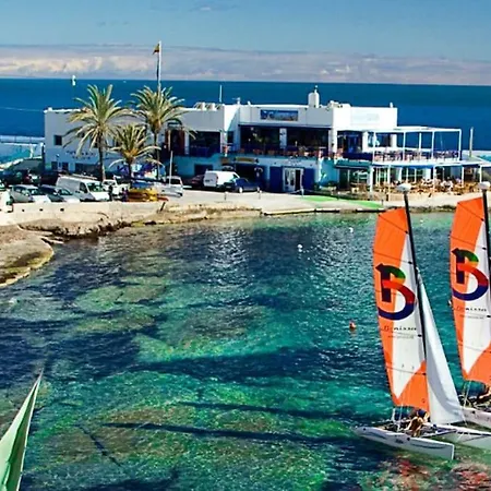 Off-grid Luxury With Tikibar By The Pool. Вилла Кальпе