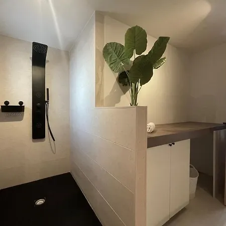 Off-grid Luxury With Tikibar By The Pool. Кальпе