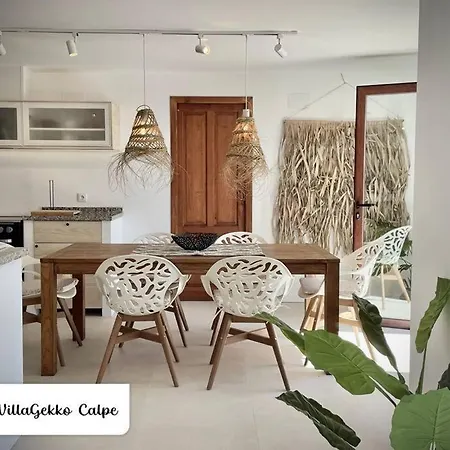 Off-grid Luxury With Tikibar By The Pool. Вилла *