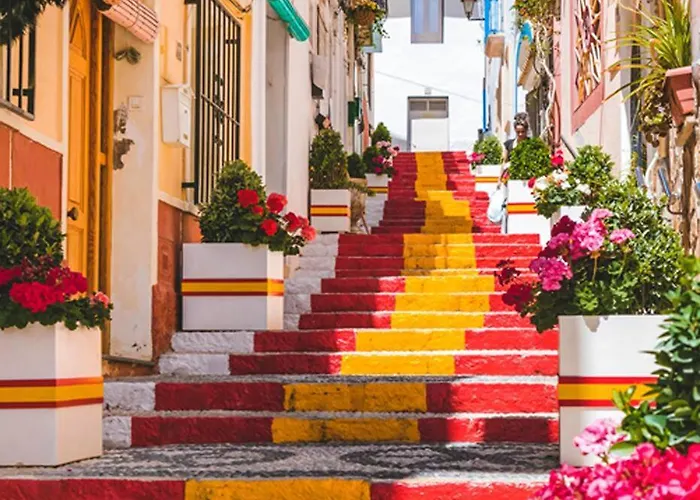 Off-grid Luxury With Tikibar By The Pool.