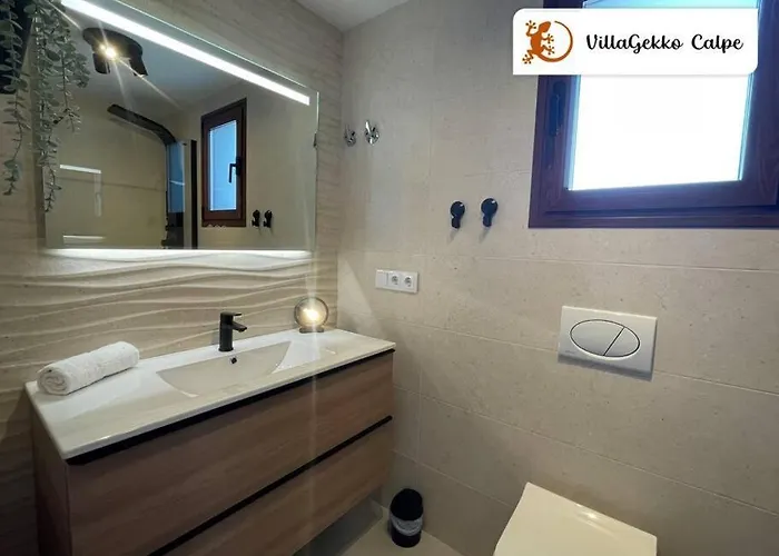 Off-grid Luxury With Tikibar By The Pool. 别墅