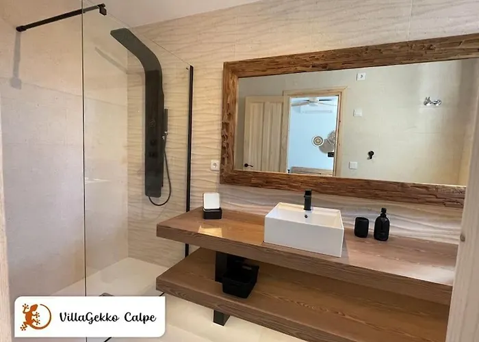 Off-grid Luxury With Tikibar By The Pool. 别墅