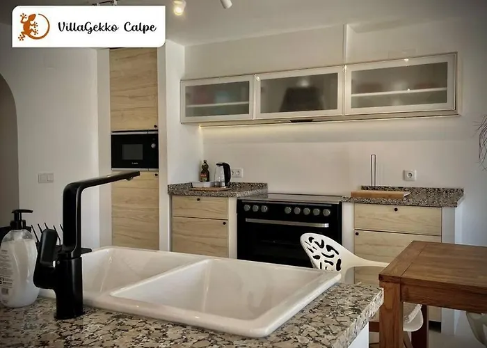 Off-grid Luxury With Tikibar By The Pool. * 卡尔佩