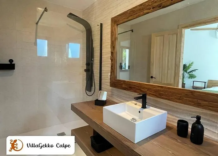 别墅 Off-grid Luxury With Tikibar By The Pool.