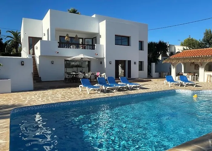 别墅 Off-grid Luxury With Tikibar By The Pool. *